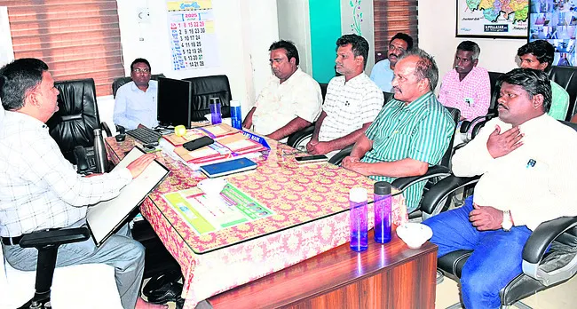 తప్పుల్లేని ఓటర్ల జాబితాకు సహకరించండి