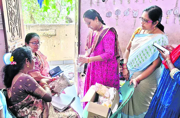కిశోరి వికాసంతో బాలికల బంగారు భవితకు పునాది