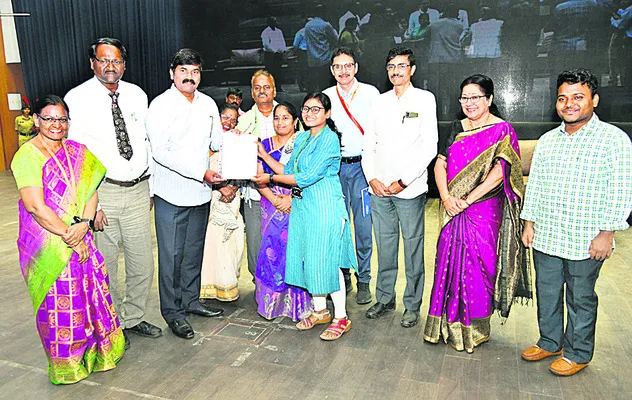 కొలువుల్లేవు