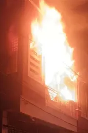 Delhi Fire Accident At Metro Station10