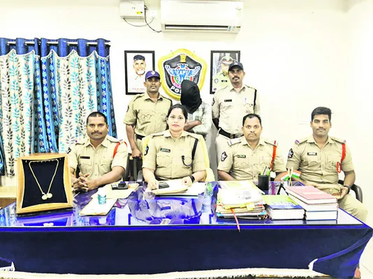 చైన్ స్నాచింగ్ కేసులో నిందితుడు అరెస్ట్