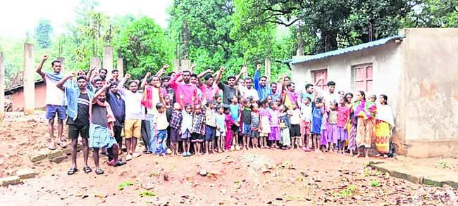 టీచర్ను నియమించాలని ఆందోళన