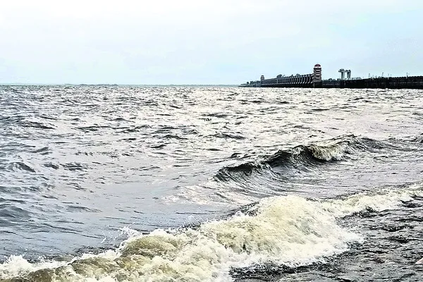 తుంగభద్రకు జలకళ 