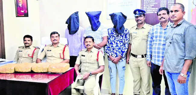 9 కిలోల గంజాయి పట్టివేత