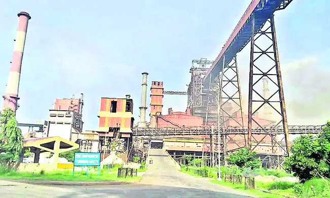 ముడిసరకు లేకుండానే మూడో ఫర్నేసా..