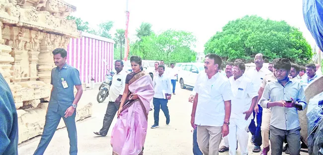 మదనగోపాలస్వామి ఆలయాన్ని సుందరీకరిస్తాం