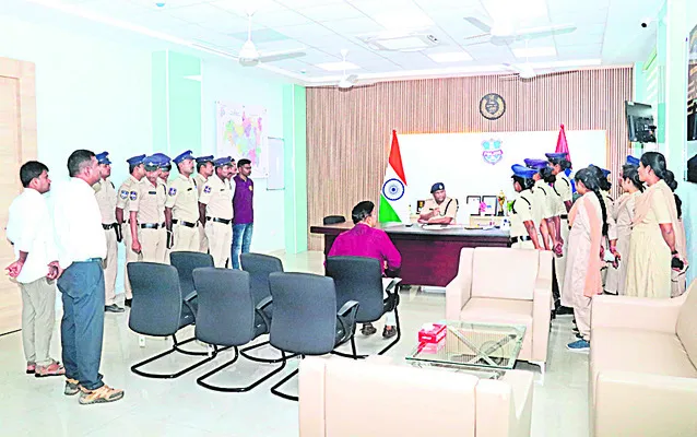 నిబద్ధతతో పనిచేస్తే రివార్డులు