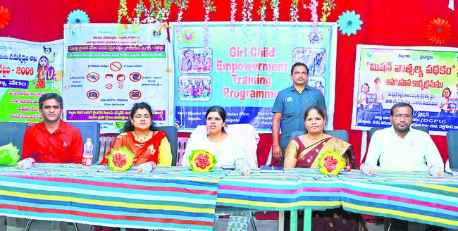 బాల్య వివాహాలతో అనర్థాలు