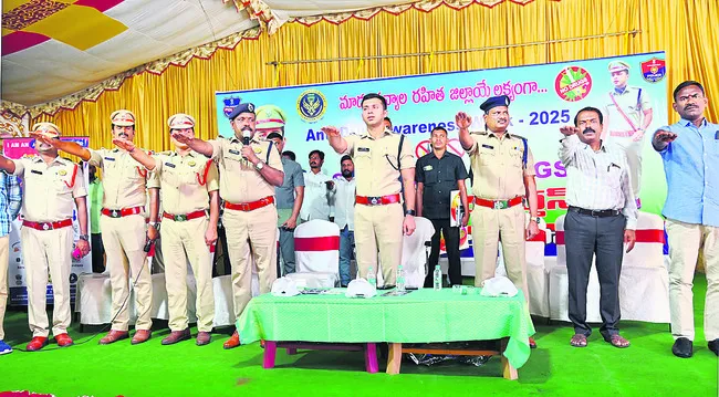 యాంటీ డ్రగ్ సోల్జర్గా పనిచేయాలి