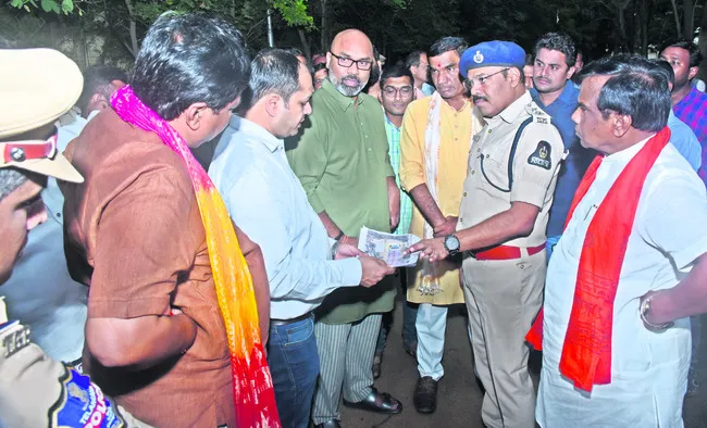 రైతు సమ్మేళన సభాస్థలి పరిశీలన
