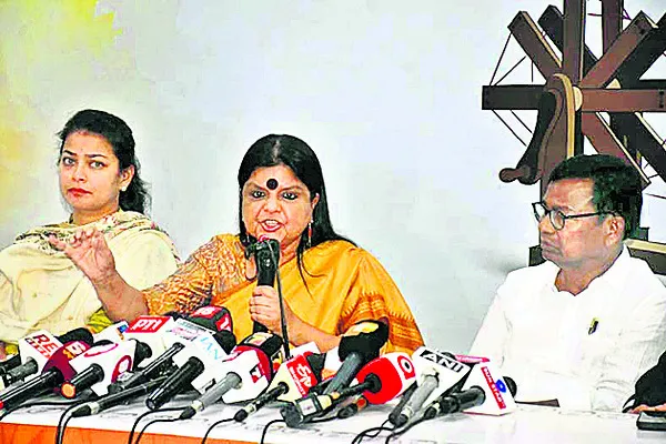 మహిళలకు రక్షణ లేదు