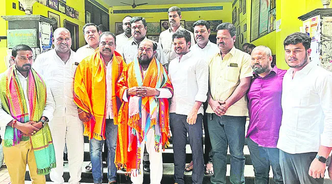 బీసీల హక్కులపై చర్చించండి