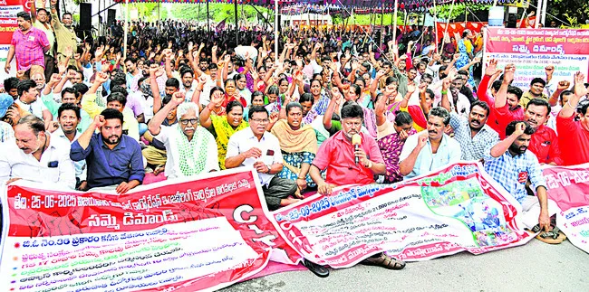 సమస్యలు పరిష్కరించకుంటే నిరవధిక సమ్మె