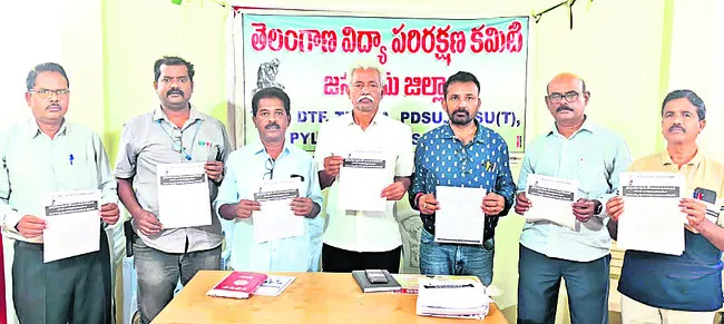 ప్రభుత్వం విద్యా విధ్వంస విధానాలను మానుకోవాలి
