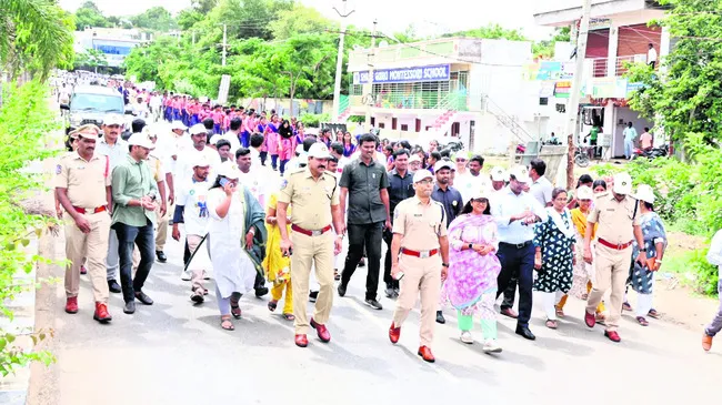 సమష్టి కృషితోనే డ్రగ్స్ రహిత సమాజ నిర్మాణం