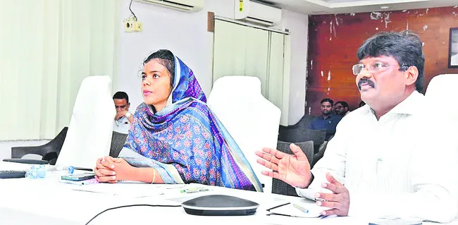 సాయం చేసేవారిని గుర్తించాలి