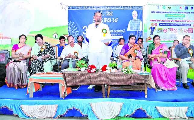 గిరిజన గ్రామాలకు సంక్షేమ పథకాలు