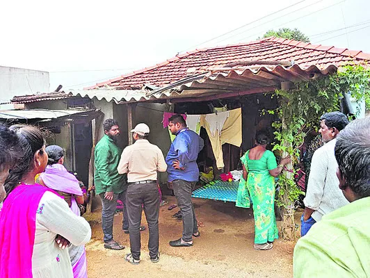 వడ్డీ రాకాసులు