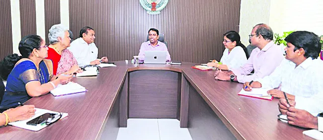 బాలకార్మిక వ్యవస్థ నిర్మూలనకు కృషి చేయాలి