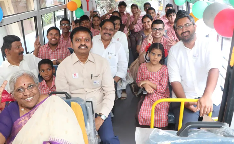 NATS free bus for disabled students2