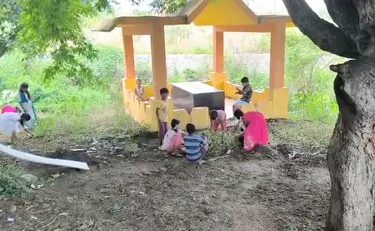 kuppam: Parents Angry Over Students Being Made To Do Work In School