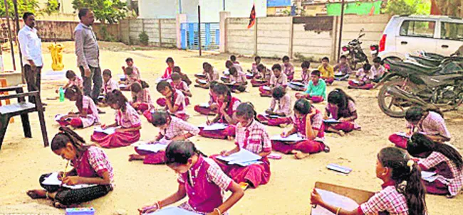 పాఠశాలల్లో బేస్లైన్ పరీక్షలు