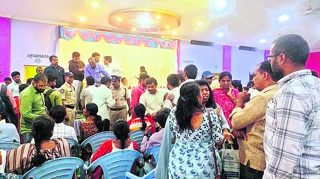 సచివాలయ ఉద్యోగుల బదిలీల్లో గందరగోళం