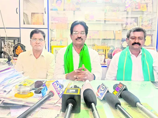 పసుపు రైతులు సంబురాలు చేసుకోవాలి
