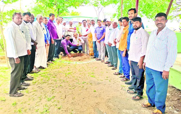 అమ్మ పేరిట ఒక మొక్క నాటుదాం