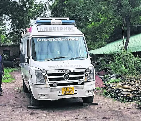 మొరాయిస్తున్న అంబులెన్స్లు