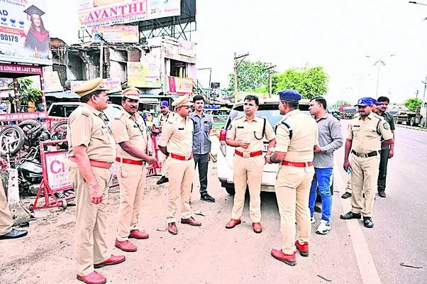 అన్ని శాఖల సమన్వయంతో రోడ్డు భద్రతా చర్యలు