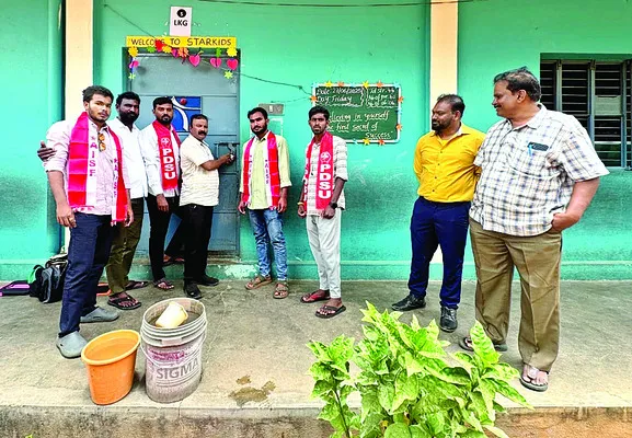 శ్రీచైతన్యలో ఎల్కేజీ, యూకేజీ తరగతుల సీజ్