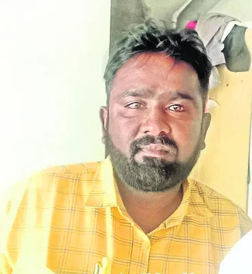 నకిలీ విలేకరిపై ఎస్పీకి ఫిర్యాదు