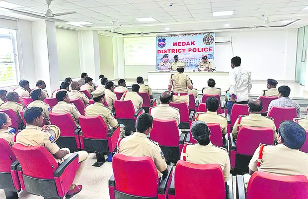సైబర్ నేరాలపై అవగాహన అవసరం