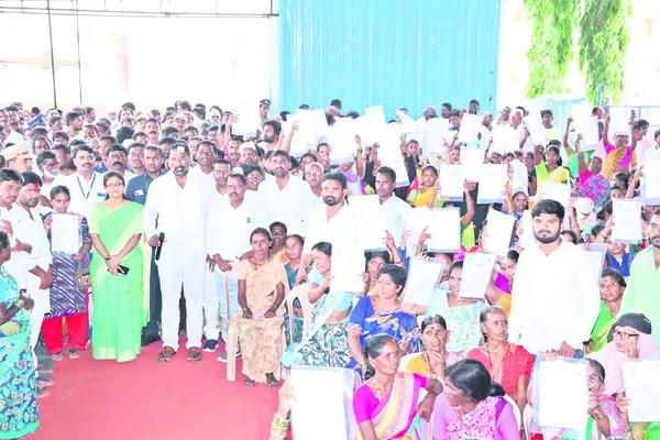 ‘నా ఇల్లు అమ్మి అయినా సరే బిల్లులు ఇస్తా..’