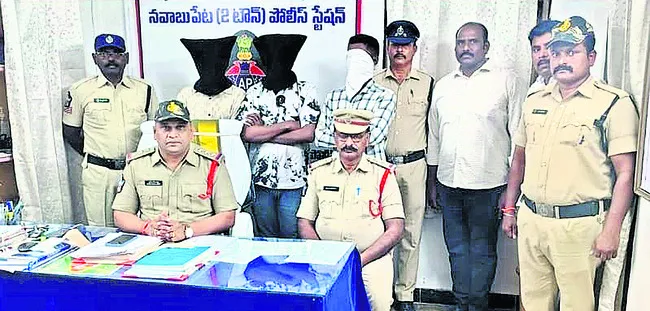 మద్యానికి బానిసై దోపిడీలు
