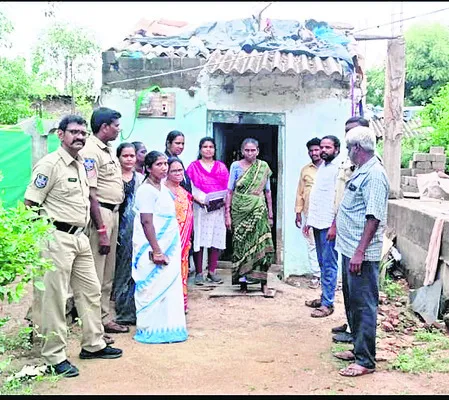 ●‘అమ్మ’కు ఇల్లు దక్కింది..