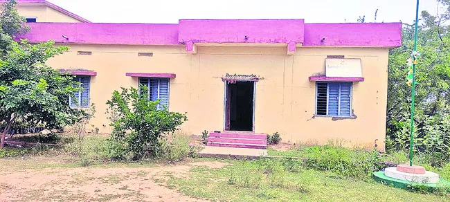 నిబంధనలకు విరుద్ధంగా బదిలీలు 