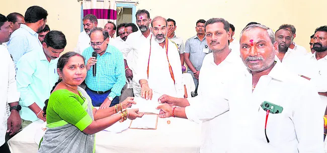 ● ప్రభుత్వ విప్ ఆది శ్రీనివాస్