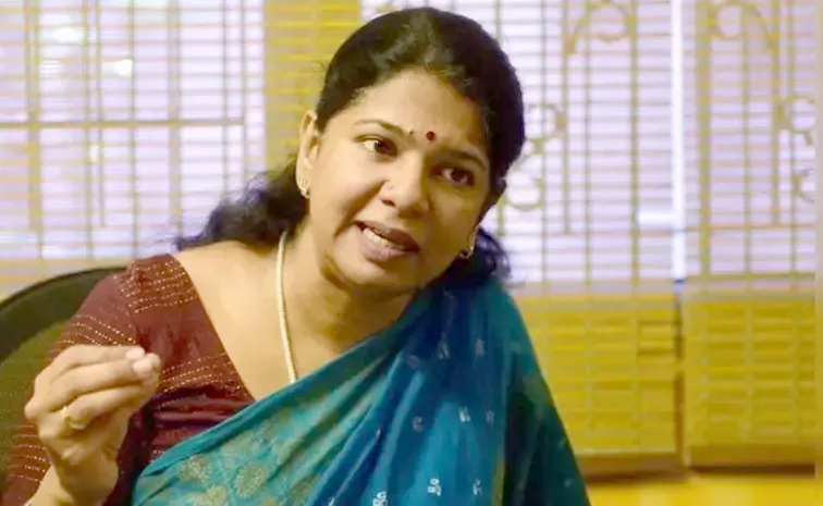 Let North Indians learn Tamil Over Hindi Row Kanimozhi