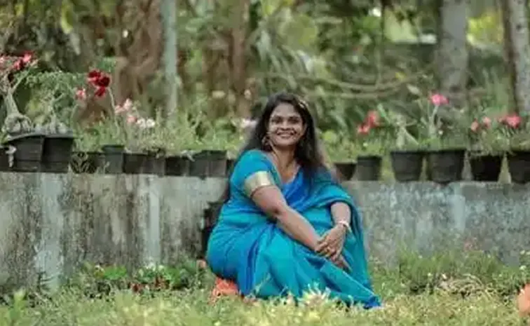 Kerala Woman Who Turned Her Terrace Into a Garden of 600 Types of Roses & Adeniums