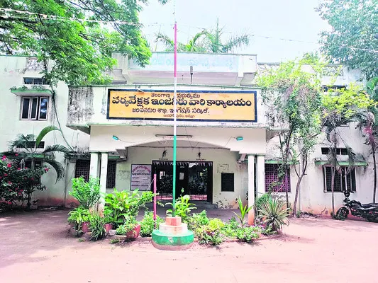 ‘జల వనరులు’ ఖాళీ !