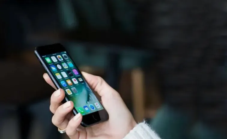 Sneaky apps on Play Store App Store targeting photos wallet details stay safe