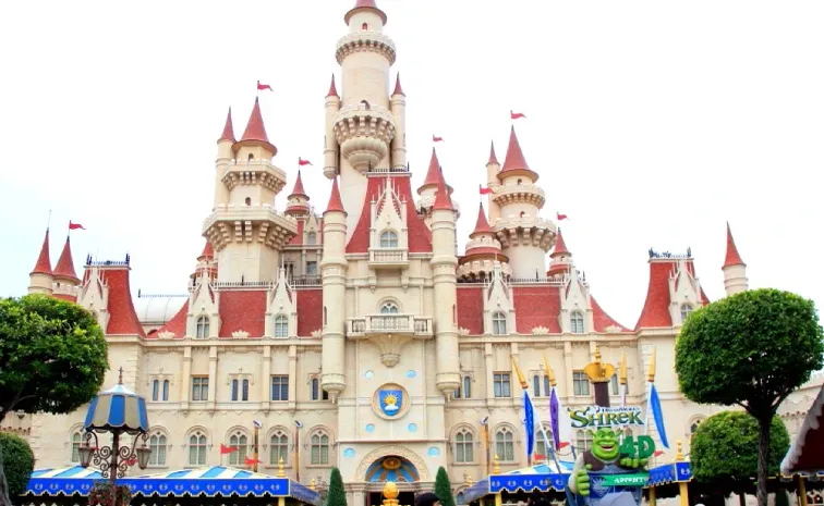 do you know about Universal Studios in Singapore1