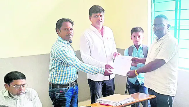 అందరూ చదివించాలి
