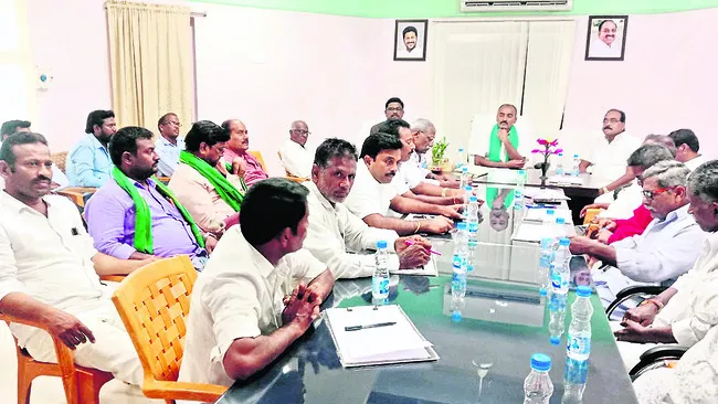 మార్కెట్ కార్మికుల రేట్లపై సమావేశం
