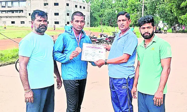 బాక్సింగ్లో మెరిసిన సత్య భార్గవ్