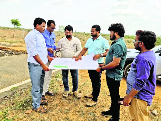 స్టీల్ ప్లాంట్ భూముల పరిశీలన