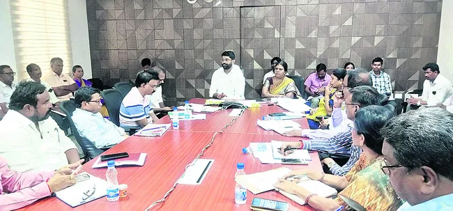 ‘ఉపాధి’లో నిబంధనలు పాటించాలి