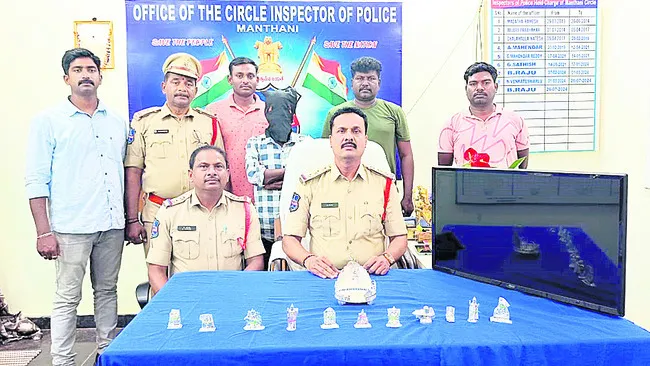 తాళం వేసిన ఇంట్లో చోరీ కేసులో అరెస్ట్